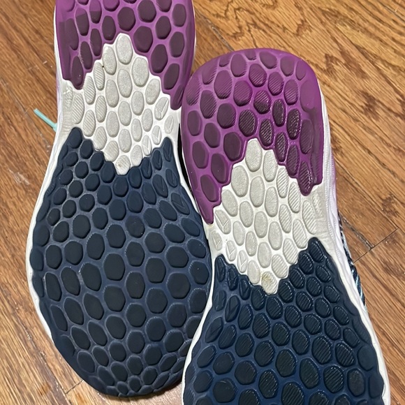 New Balance - Fresh Foam Tempo - Picture 2 of 4